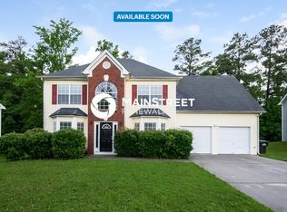 6011 Autumn Greene Dr, Fairburn, GA 30213