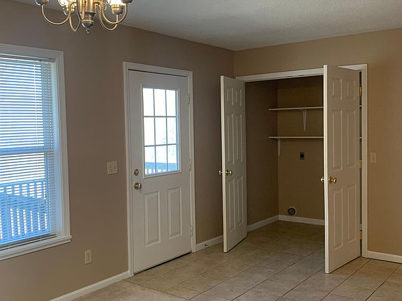 3rd image of 2689 Debbie Ln