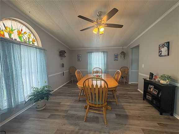 4th image of 411 Vista Ln