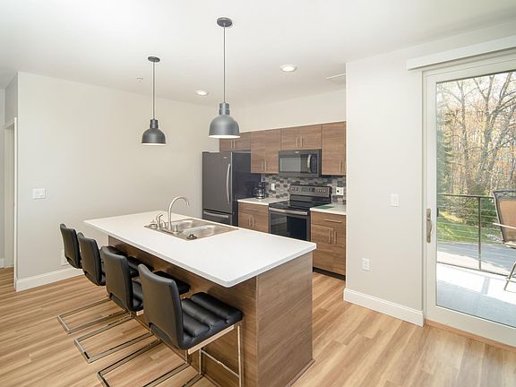 3rd image of 1885 Harbor Vista Dr #2