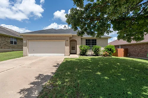144 Oxford Dr Photo 1