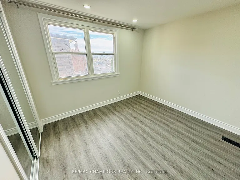 196 Caledonia Rd #2 — Photo 16