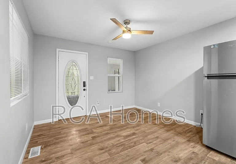 834 W 26th St #834 — Photo 5