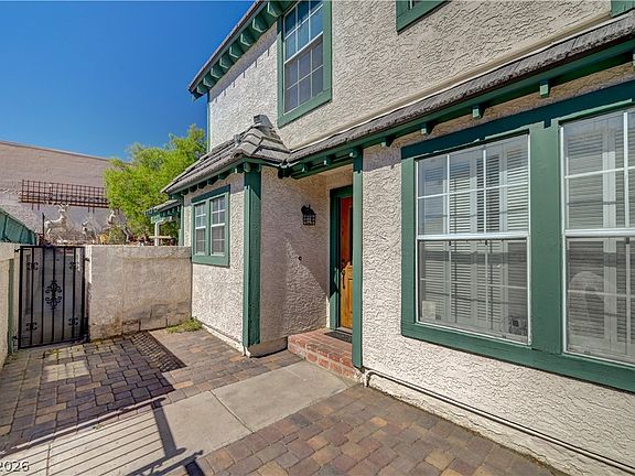 4th image of 4071 Radbourne Ave