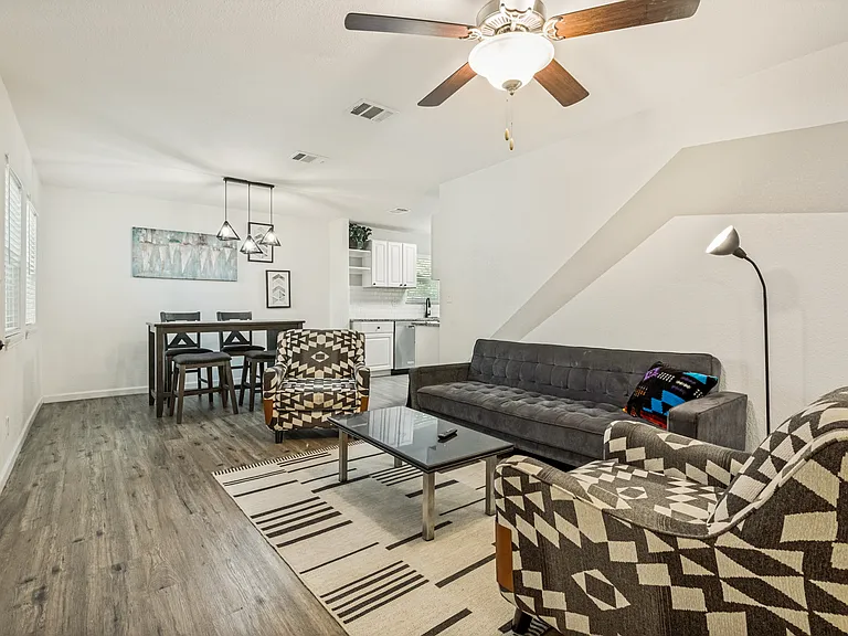 2214 Pine St — Photo 13