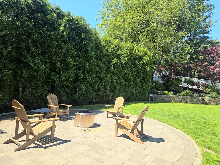 10 Amanda Way — Photo 7