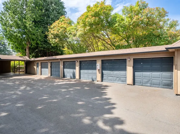 Columbia Court Apartments