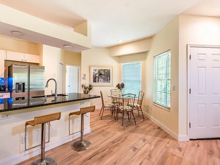 1901 Westminster Cir #6 — Photo 18