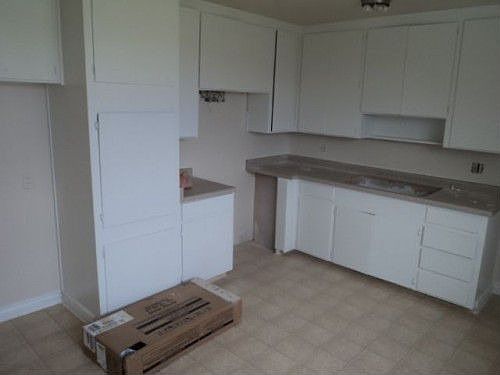 3rd image of 4661 S Radcliffe St