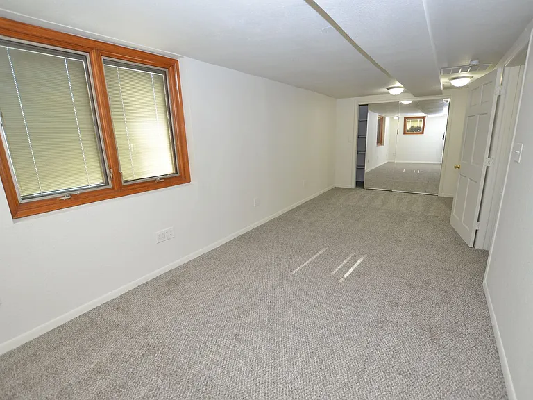 1350 Elder Ln — Photo 10