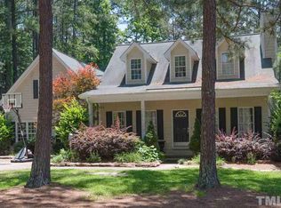 2909 Meadowview Ct, Apex, NC 27539