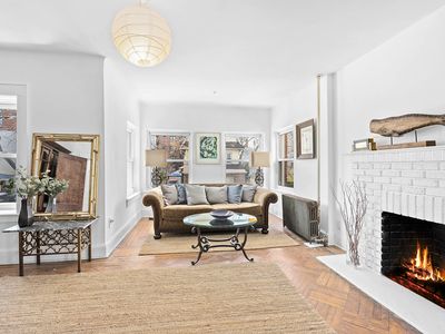 825 E 21st St, Brooklyn, NY, 11210