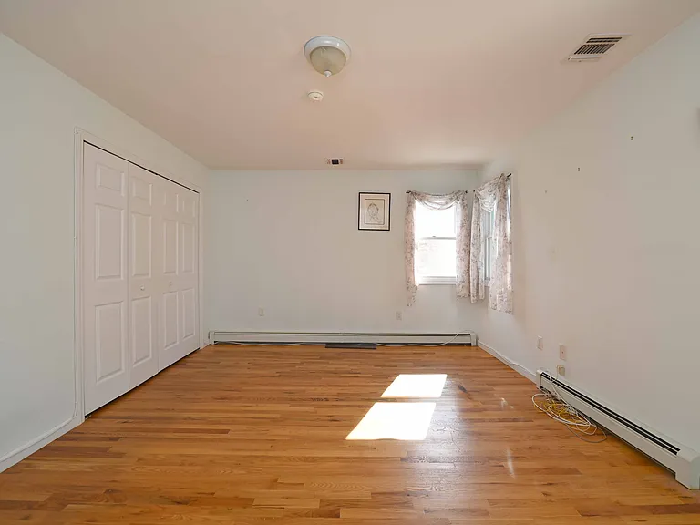 180 Fairbanks Ave #2 — Photo 12