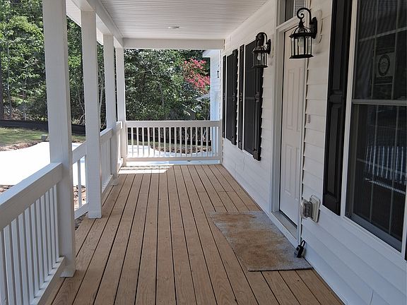 2nd image of 124 Londonderry Ln