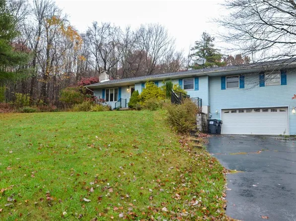 1646 Melody Ln S, Effort, PA 18330