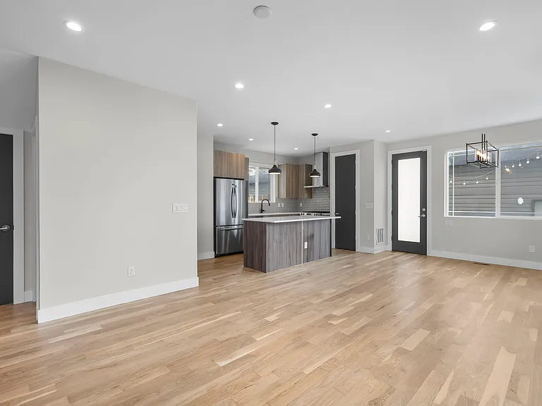 4332 Lipan St — Photo 3