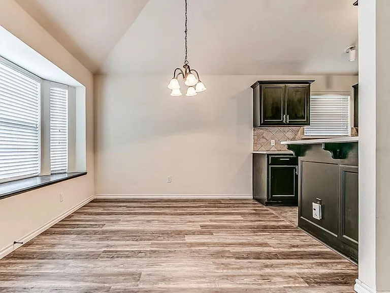 309 Dollina Dr — Photo 9