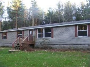 N1735 William Dr, Waupaca, WI 54981