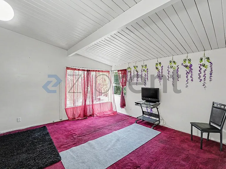 1328 W 19th St #A — Photo 15