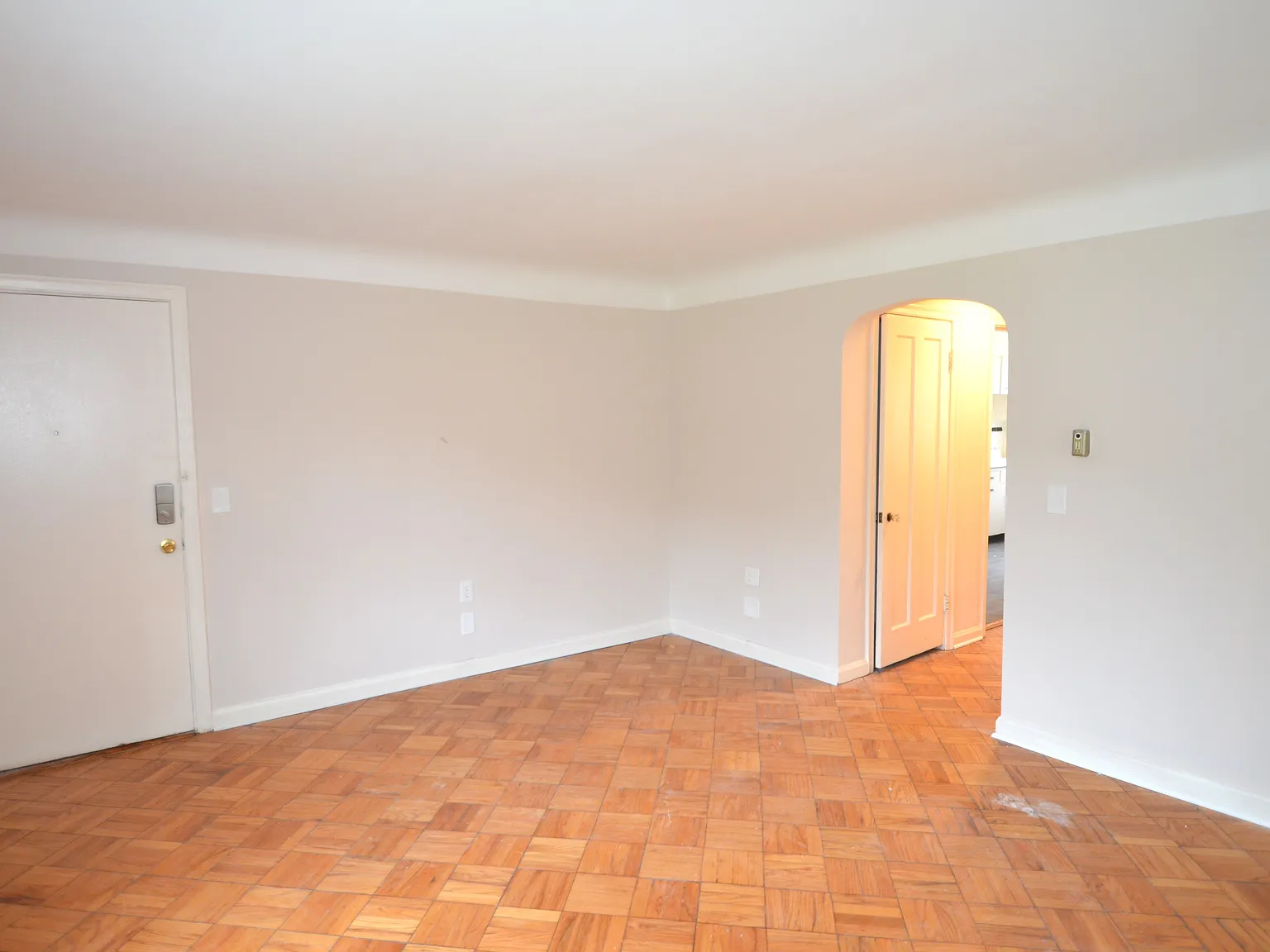 1 bed, 700 sqft, $825 — Photo 2