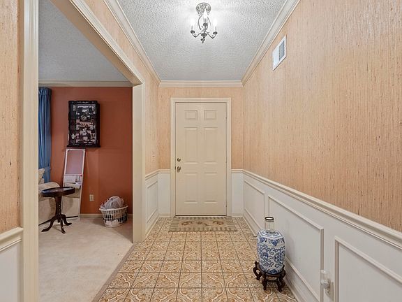 5th image of 2998 Holly Heath Dr