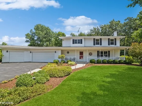 17N179 Marney Dr, Hampshire, IL 60140