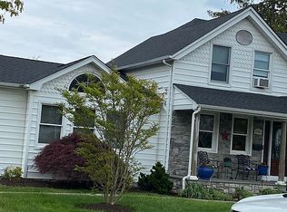 39 Greenwood Ave, East Islip, NY 11730