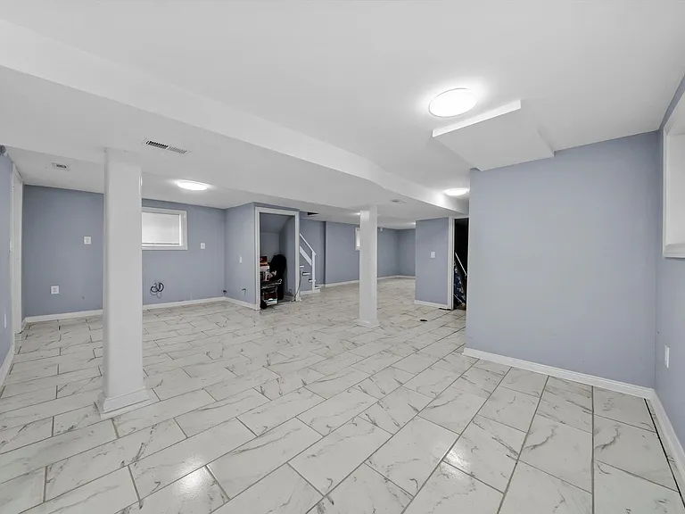 6621 S California Ave — Photo 18