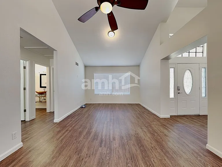 11106 E Becker Ln — Photo 9