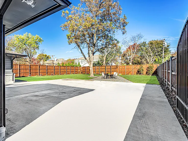 6621 Walnut Hill Ln — Photo 31