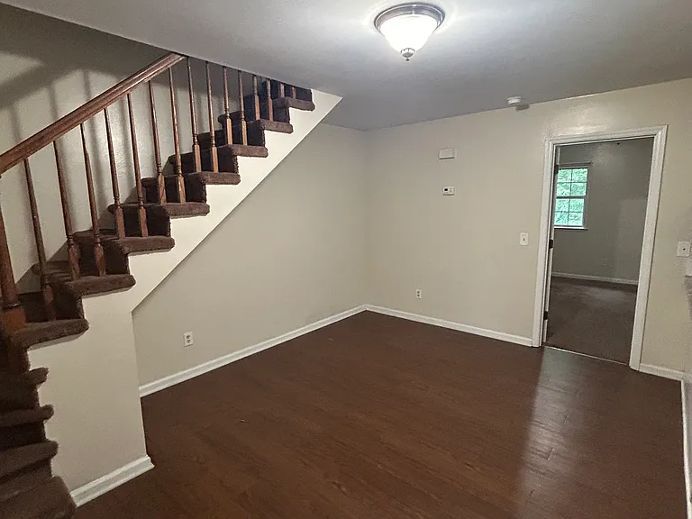 821 Center St #2 — Photo 3