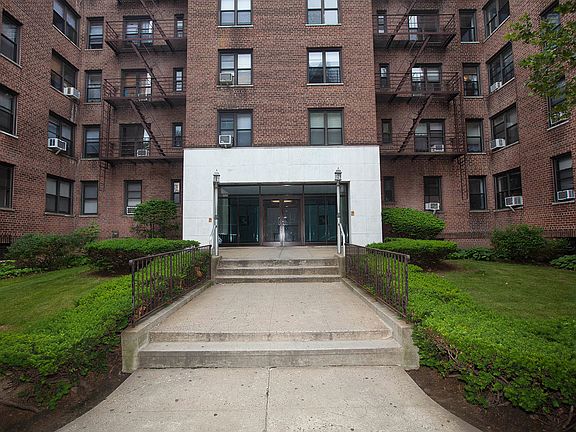 2nd image of 530 W 236th St APT 3C