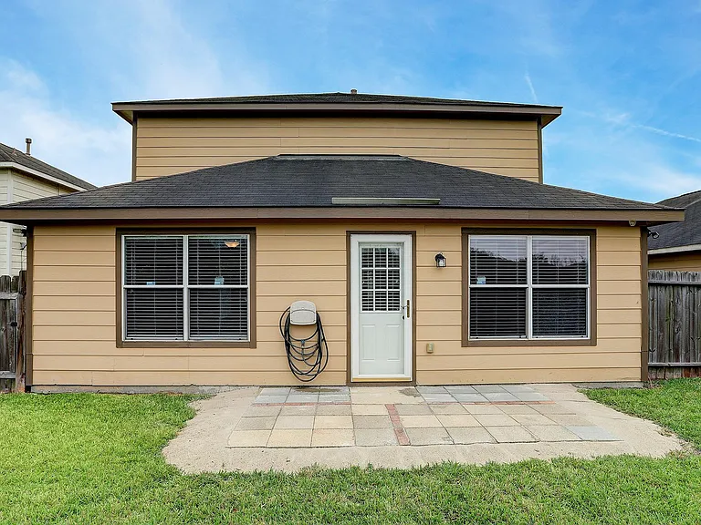 223 Sunset Colony Dr — Photo 32