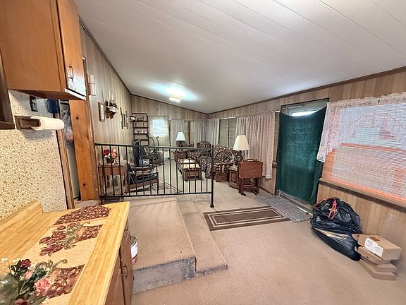 4th image of 1421 W Maple St