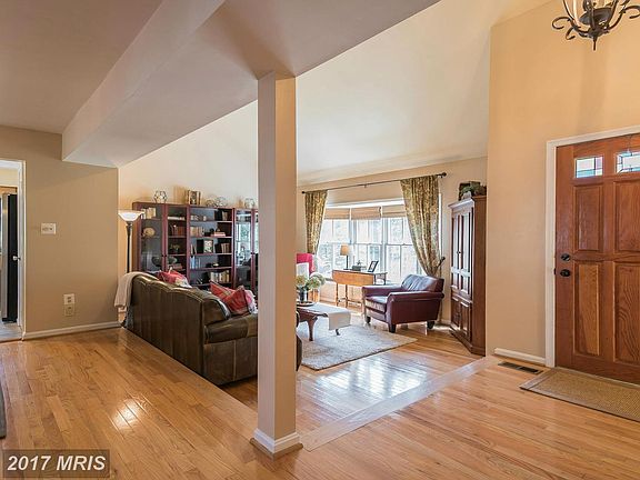 3rd image of 3531 Valeview Dr