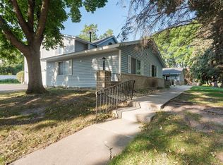 1202 W Royal Oaks Dr, Shoreview, MN 55126