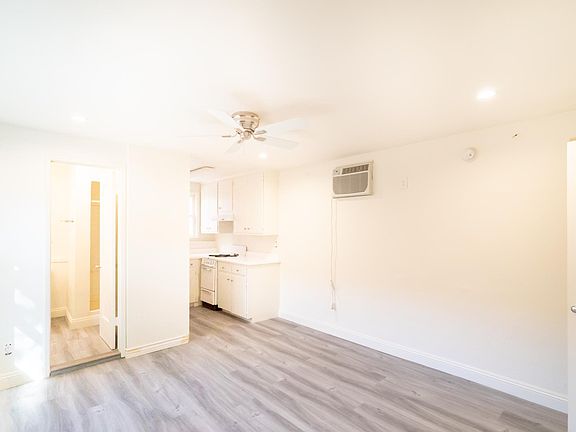 2nd image of 903 Parkman Ave #3/4