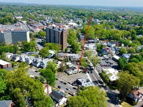 21 N Park St, East Orange City, NJ 07017