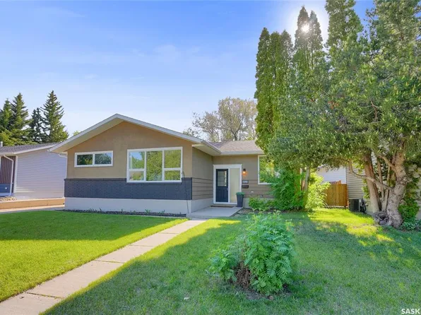 1385 Queen CRESCENT, Moose Jaw, SK S6H 3G5