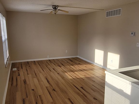 4th image of 37794 Charter Oaks Blvd