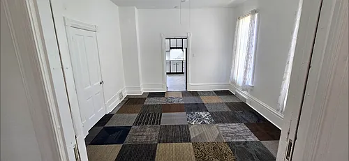 435 Center Ave Photo 1