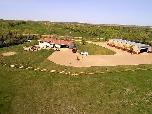 For Sale: 11851 76th Ave SE, Bismarck, ND 58504