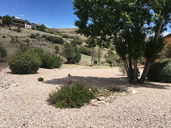 1011_Sunrise_Blvd_Backyard_v2_05292019