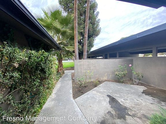 3rd image of 4935 N Harrison Ave #9273899