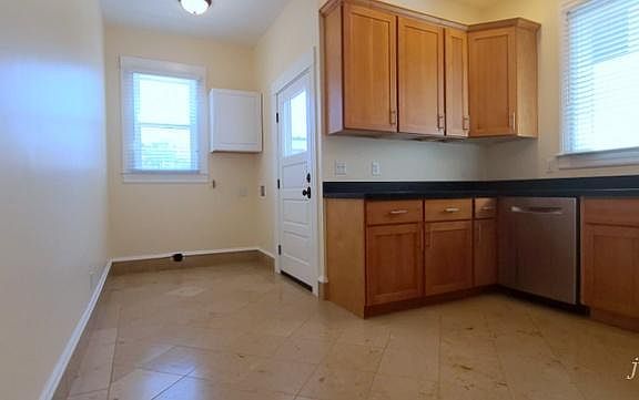3rd image of 1749 Greenwich St