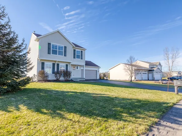 6918 Peninsula Dr NE, Rockford, MI 49341
