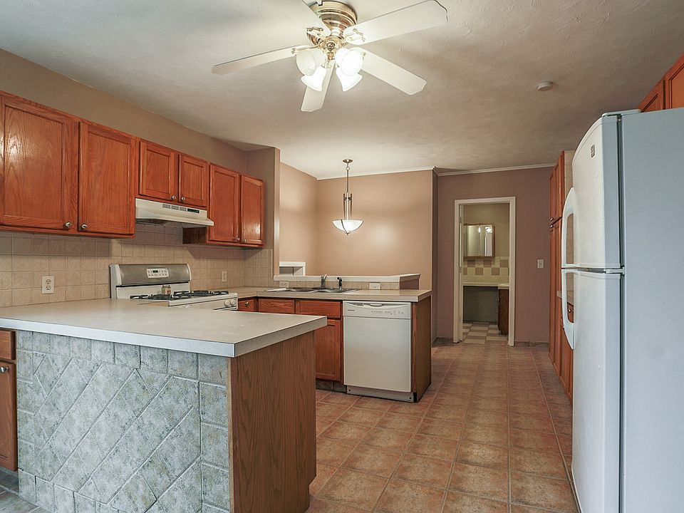 1st image of 127 Hunter Ave