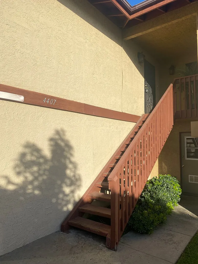 4401 — Photo 2