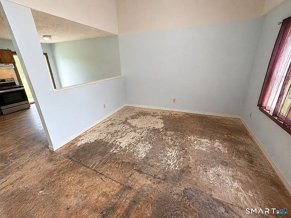 4th image of 50 Pine Hill Road