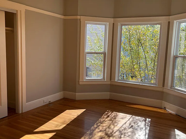 3725 California St #4 — Photo 5